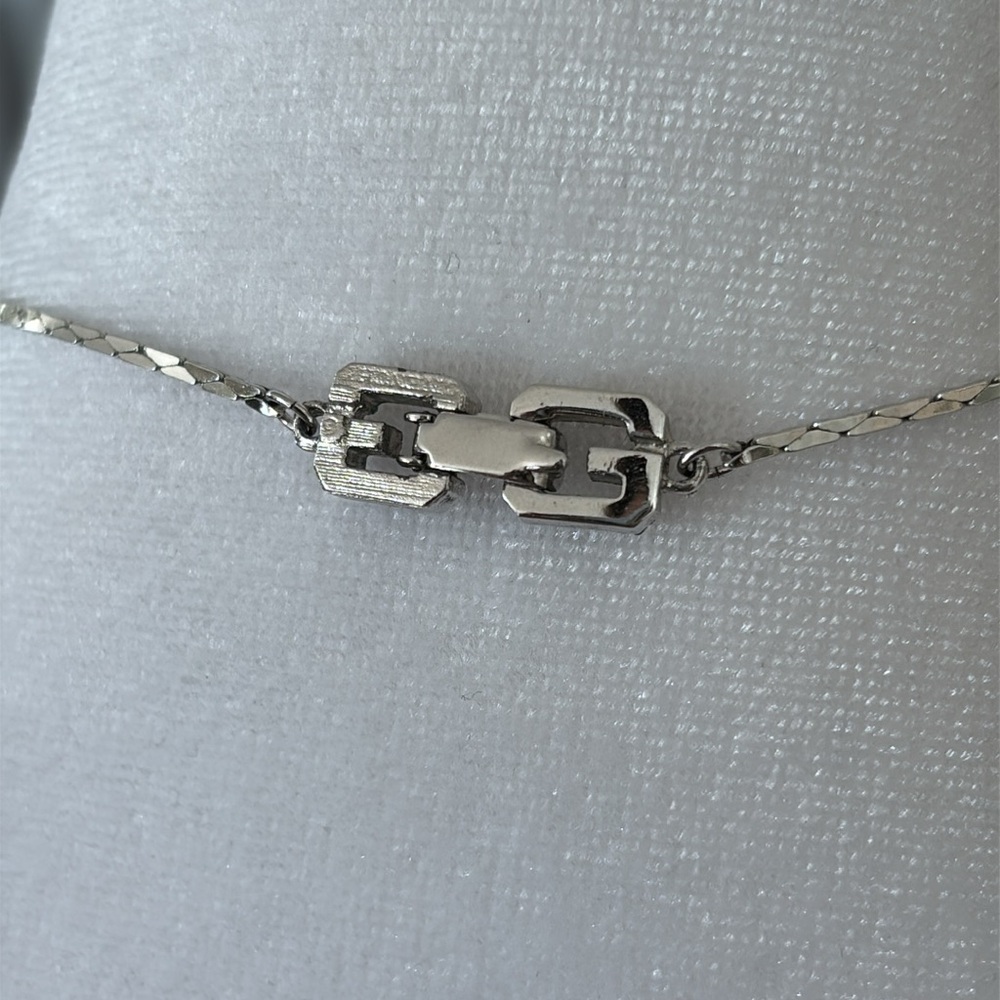 Givenchy necklace - Picture 6 of 7